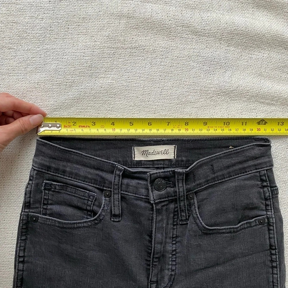 Madewell Petite Stovepipe Jeans in Banberry Wash (faded black) - Picture 10 of 16
